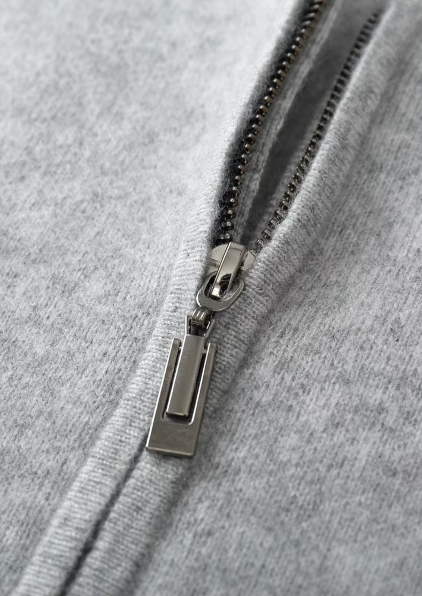 CARDIGAN EN LAINE LYON À COL EN V