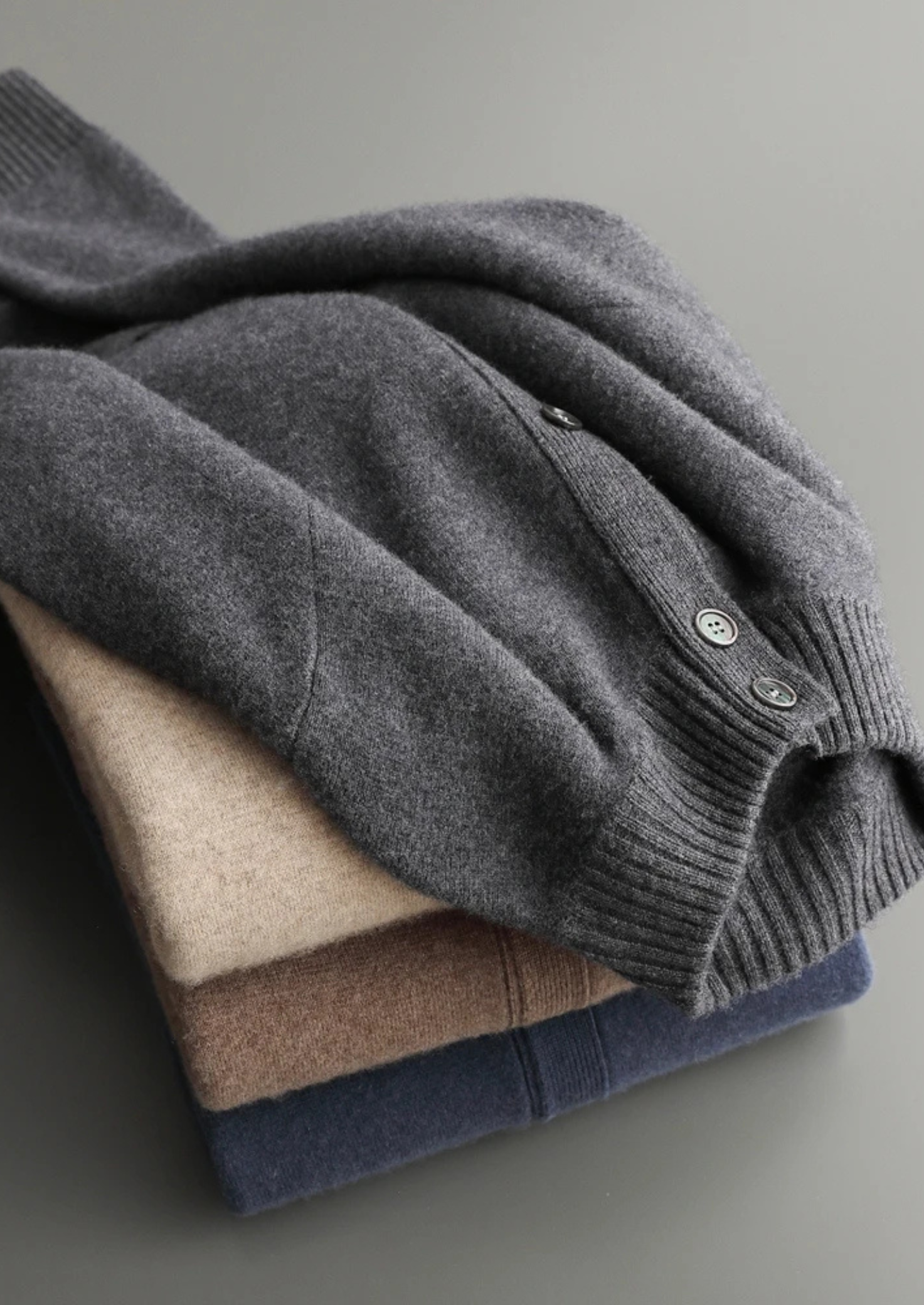 CARDIGAN À BOUTONS 100 % CACHEMIRE