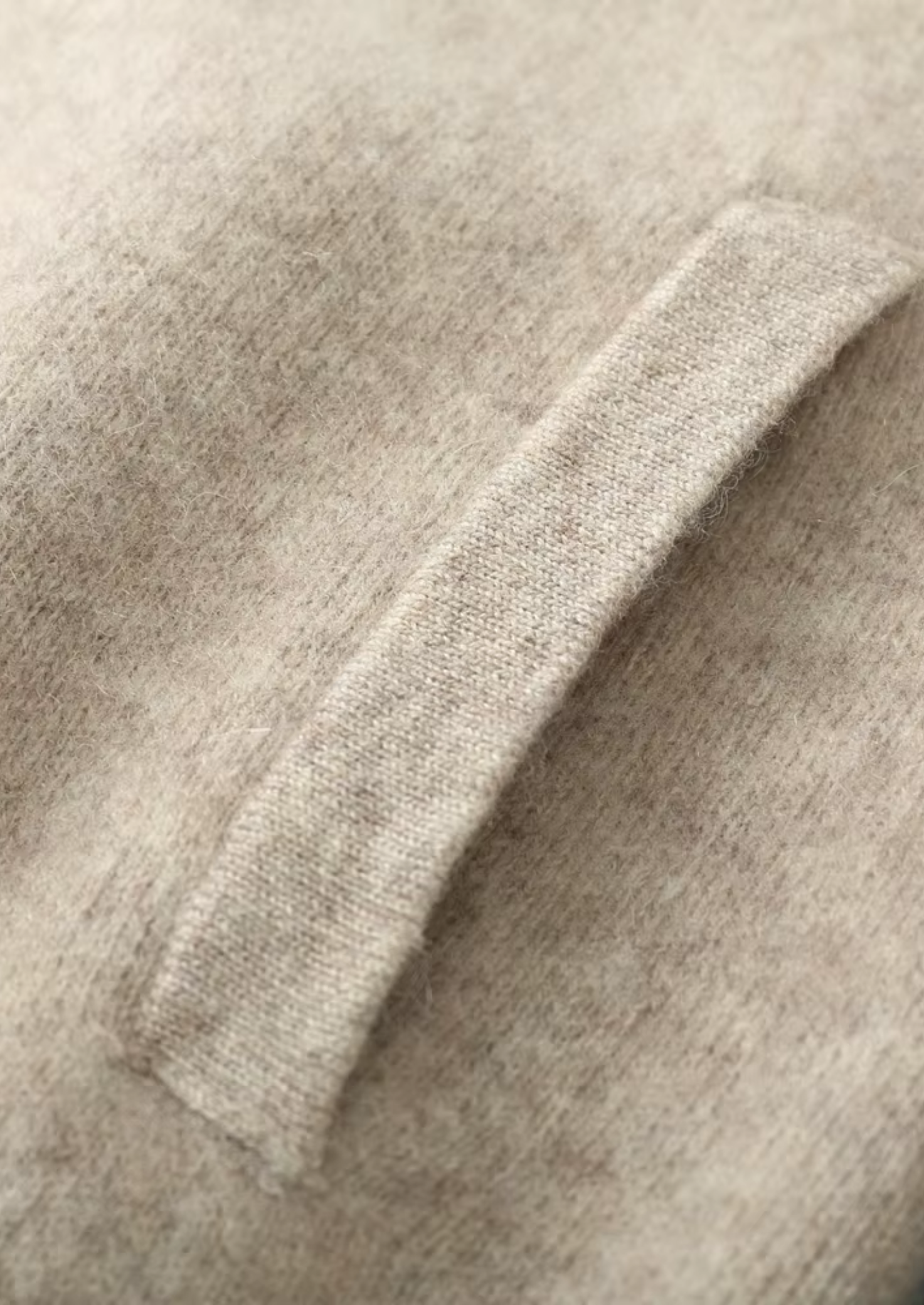 CARDIGAN EN LAINE LYON À COL EN V