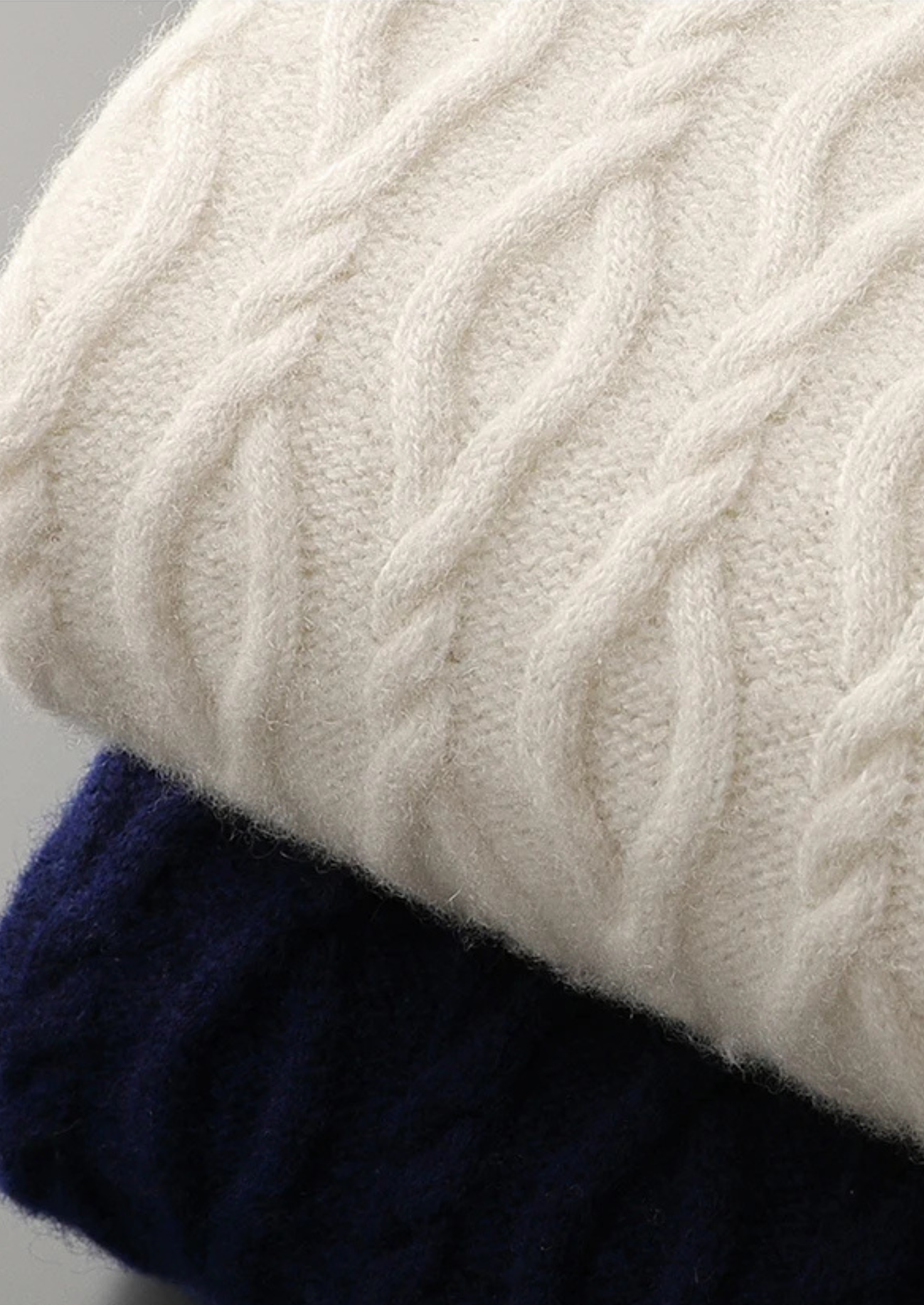 PULL À COL ROULE EN LAINE JACQUARD DE LYON