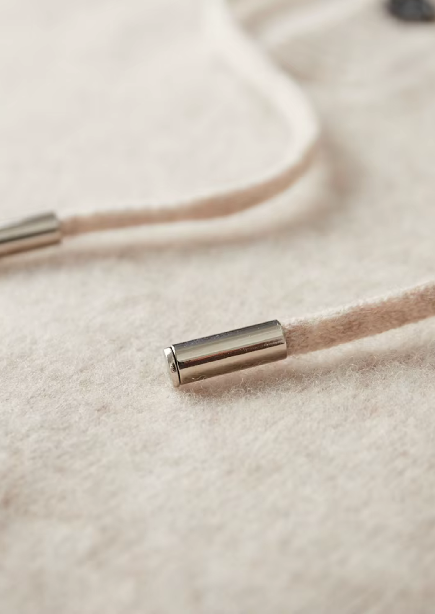 SWEAT À CAPUCHE EN LAINE LYON AVEC BOUTONS